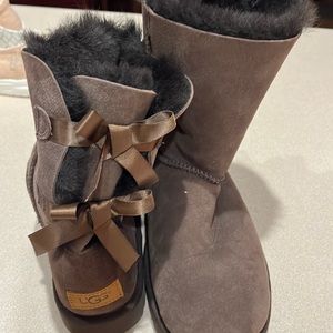 Brown Bailey bow ugg